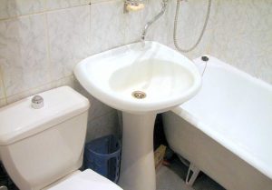 Установка раковины тюльпан в ванной в Заречном